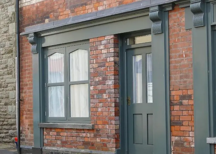 2 Bell Street